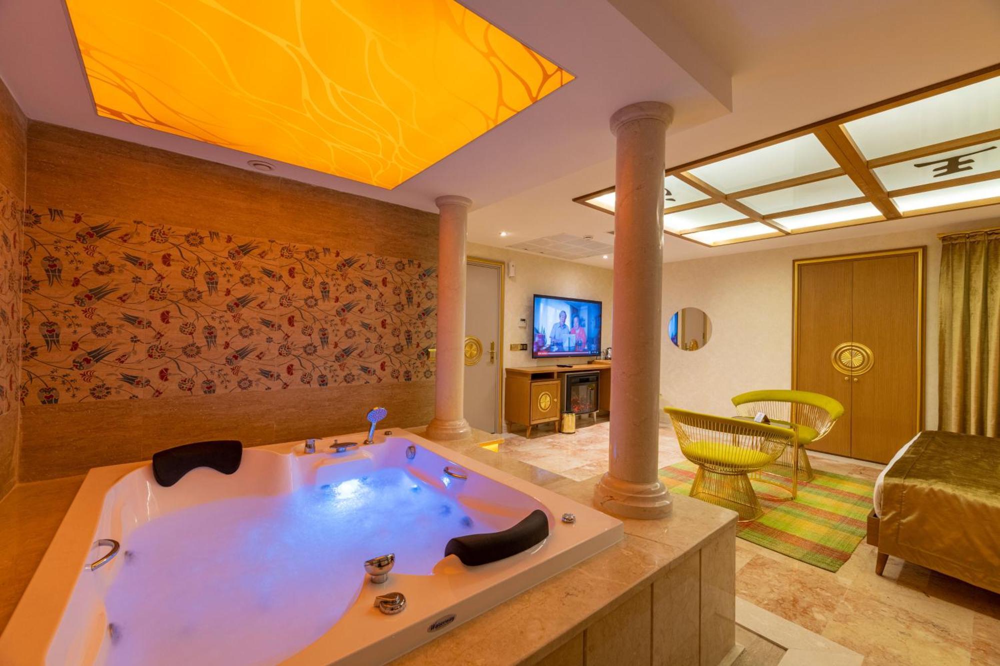 Slient Suite with Jet Pool - Basement Floor,999148824:JPEG